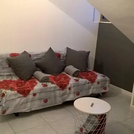 Joie De Vivre Statuto Apartman